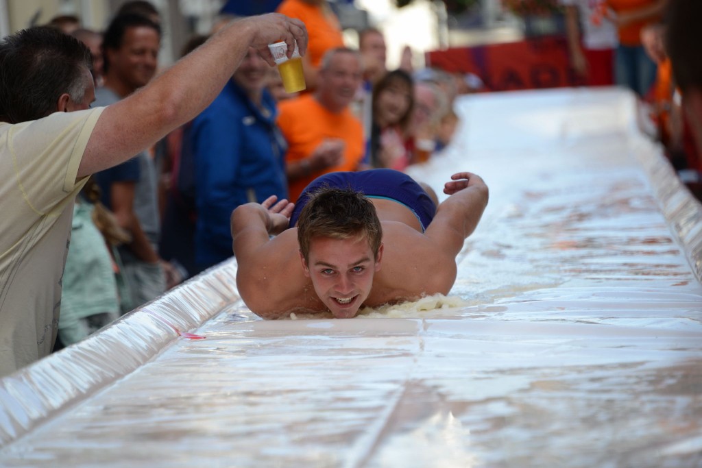 ../Images/Donderdag kermis 017.jpg